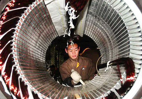 電機(jī)生產(chǎn)線中人工嵌線和機(jī)械嵌線技術(shù)有何區(qū)別？