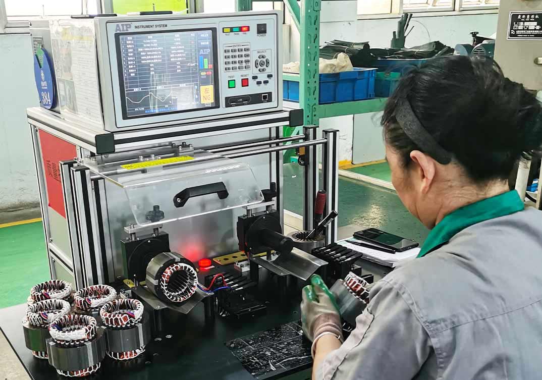 水泵電機定子檢測設備應用現(xiàn)場—艾普智能.jpg 水泵電機定子檢測設備應用現(xiàn)場—艾普智能.jpg